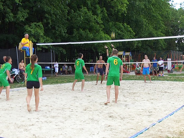 Чемпіонат з паркового волейболу провели у Коломиї (ВІДЕО)