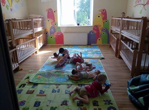 На Прикарпатті за важкохворими сиротами неналежно доглядають, – волонтери (ФОТО)