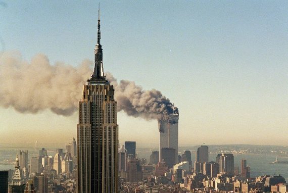 Моторошні світлини теракту 11 вересня, який сколихнув увесь світ (ФОТО)