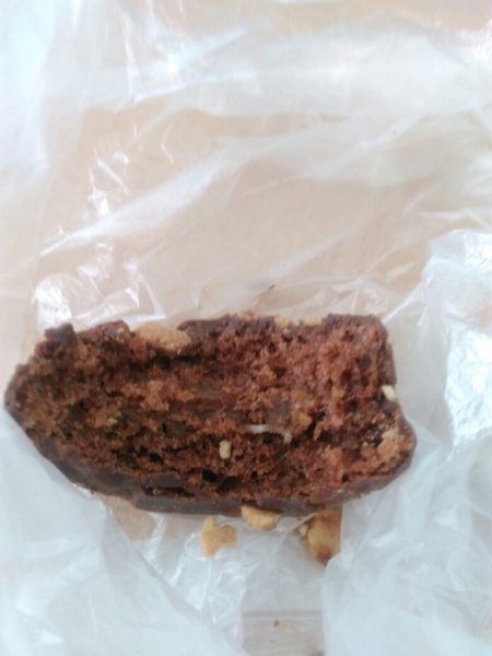 У магазині поблизу франківської школи продали печиво із черв’яком (ФОТОФАКТ)