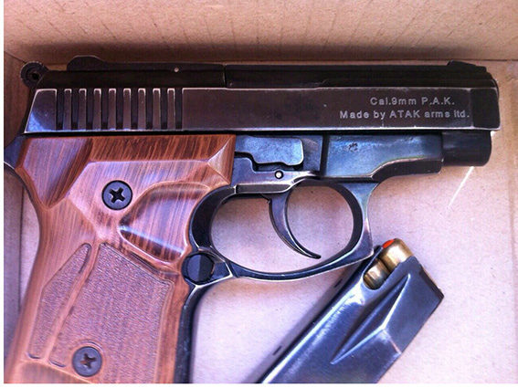 Гуцулка зберігала незаконний пістолет, привезений із зони АТО