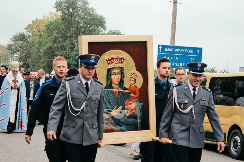 На Прикарпаття делегати з Польщі повернули старовинну ікону
