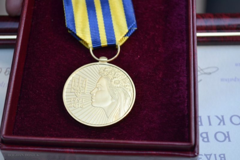 Івано-франківському митрополиту вручили медаль від Порошенка
