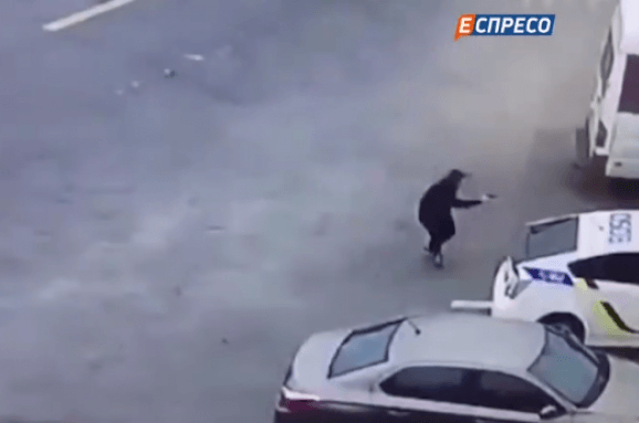 Вбивство у Дніпрі: з’явилося відео з камери розстріляного поліцейського