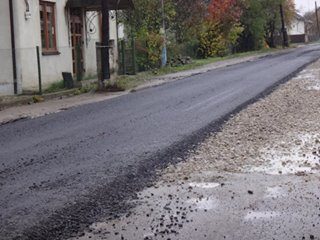 У Болехові активно ремонтують дорогу (ФОТО)