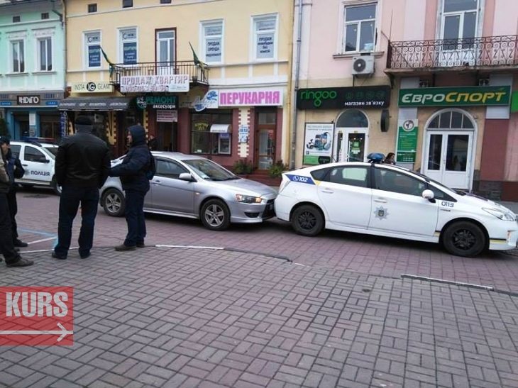 У Франківську трапилася ДТП з участю автівки патрульної поліції (ФОТОФАКТ)