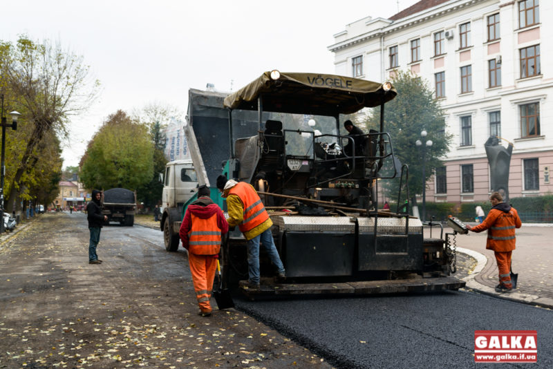 Цьогоріч у Франківську відремонтували 8 вулиць та 27 тротуарів