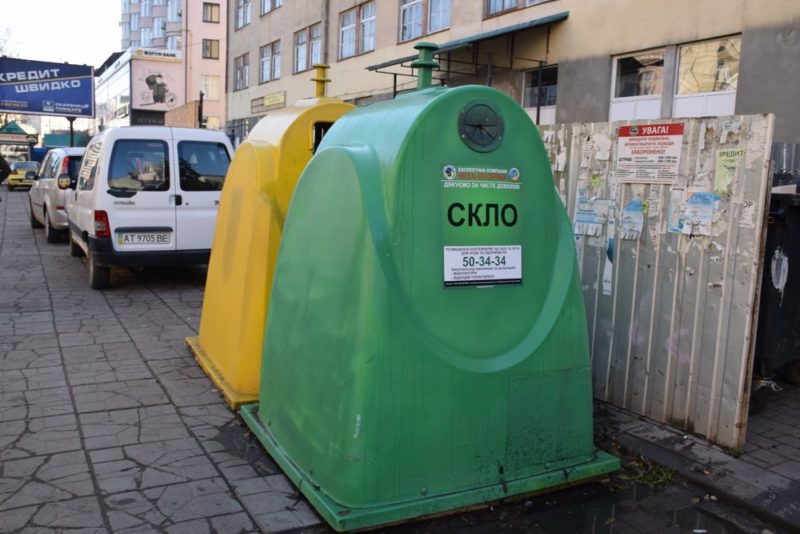 Біля франківських будинків не вистачає сміттєвих майданчиків, – АТП-0928