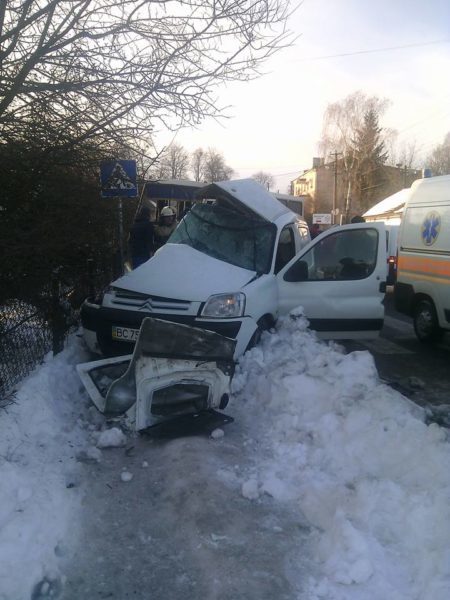 Волонтери з Франківська стали очевидцями смертельної ДТП на Львівщині (ФОТО)