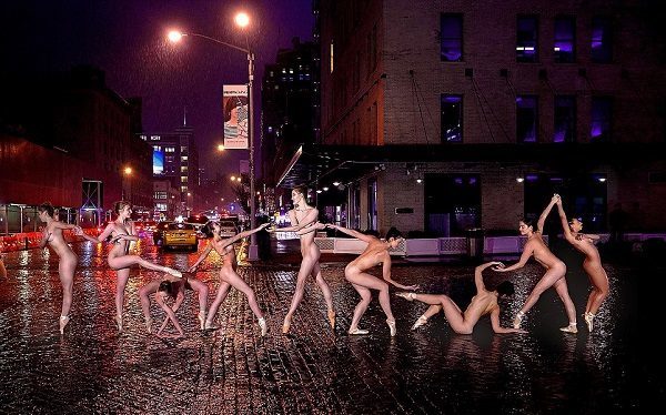 Танцюристи оголилися на вулицях міст світу (ФОТО)