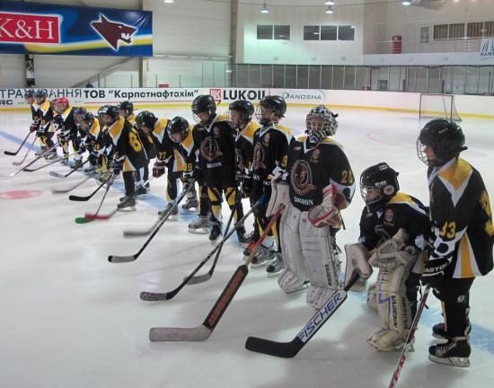 Калуська дитяча хокейна команда стартувала на чемпіонаті України з поразки