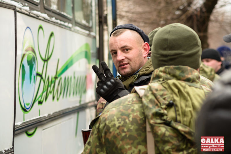 Зимові свята зустрінуть у зоні АТО: півсотні правоохоронців вирушили охороняти Маріуполь (ФОТО)