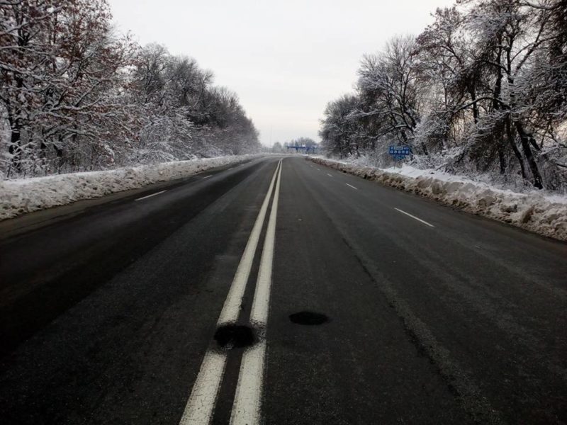 Вантажівка перегородила дорогу у Делятині