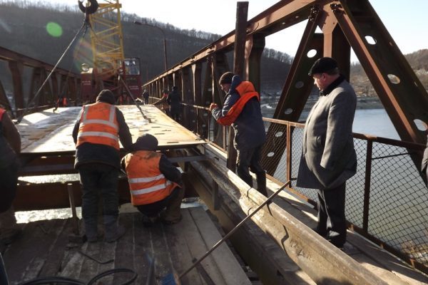 На Прикарпатті завершують ремонт дорожнього мосту через Дністер (ФОТОФАКТ)