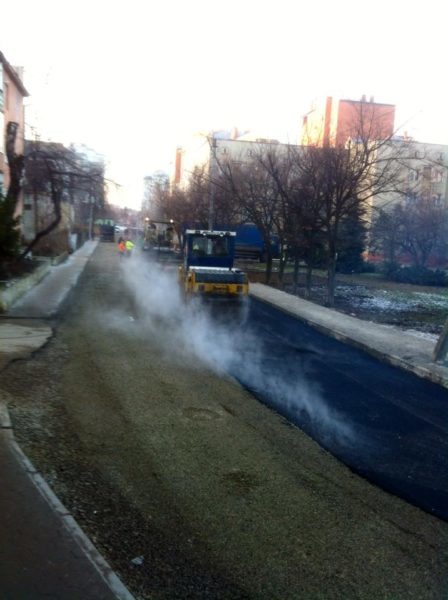 Дорожники заасфальтували вулицю Військову (ФОТО)