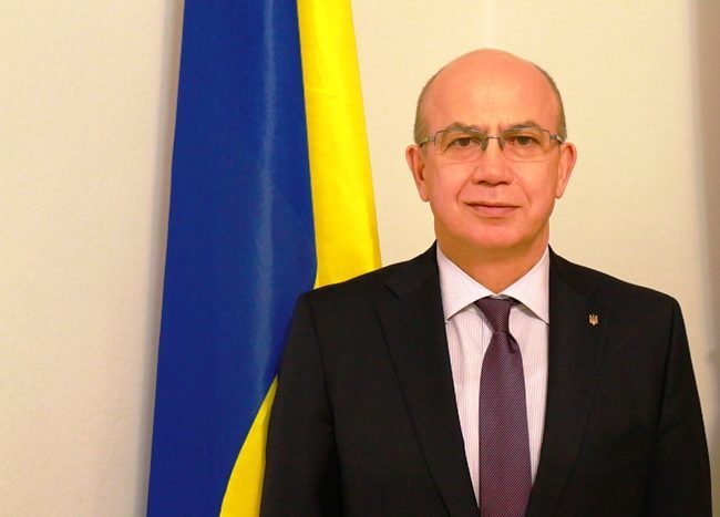 Найвищий дипломатичний ранг Надзвичайного і Повноважного Посла України присвоїли прикарпатцю
