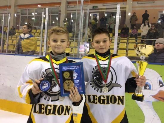 Хокейна команда із Прикарпаття стала срібним призером Міжнародного турніру (ФОТО)