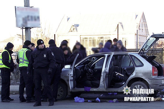 У Франківську поліціянти затримали чоловіка, який вкрав тридцять пляшок горілки та комп’ютерну техніку (ФОТО)
