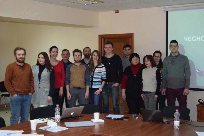 В Івано-Франківську активістів вчили контролювати суддів та розповіли про нову судову реформу