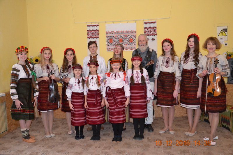 Пісні про Карпати та коломийки: у Франківську відбулись “Карпатські фестини” (ФОТО)