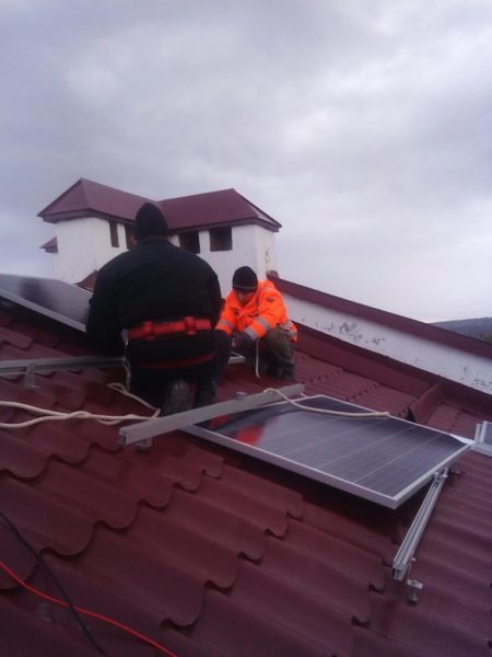 Сонячні панелі та двері встановили у будинку в Надвірній (ФОТО)