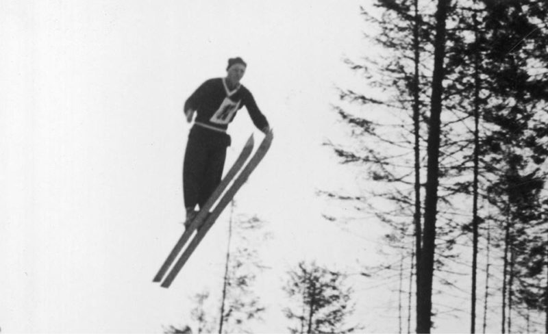 “Літаючі” лижники: фото змагань на Прикарпатті 1936 року (ФОТО)