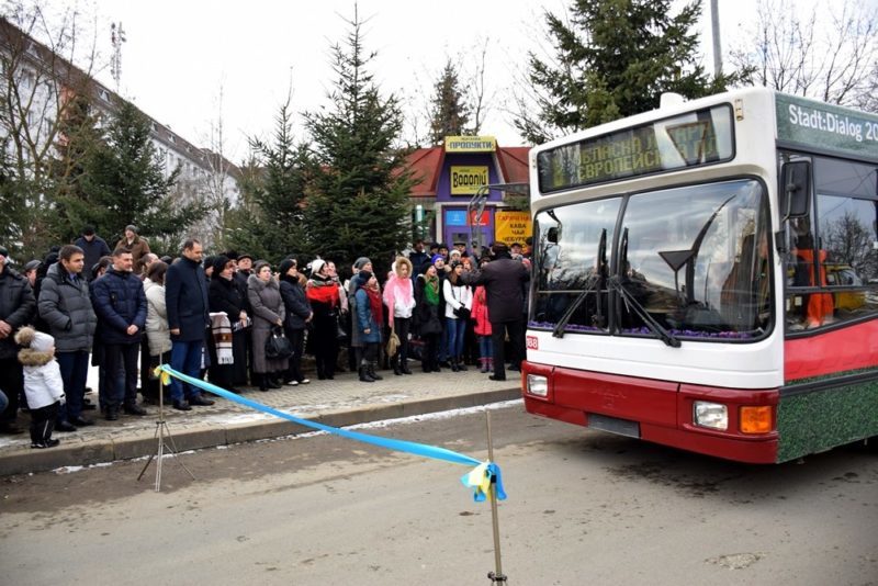 Від обласної лікарні урочисто відправили тролейбус в перший рейс