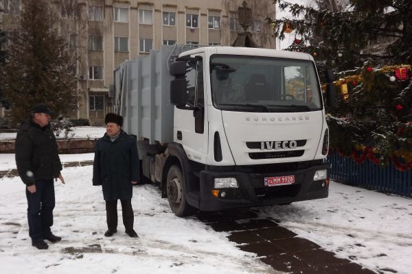 На Городенківщині придбали новий автомобіль для вивезення сміття