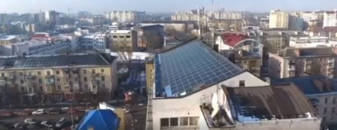 У Франківську збирають підписи за встановлення сонячних електростанцій на багатоповерхівках