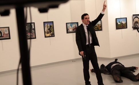 У Туреччині вбили посла Росії (ФОТО, ВІДЕО)