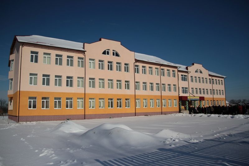 Новозбудовану школу відкрили у прикарпатському селі