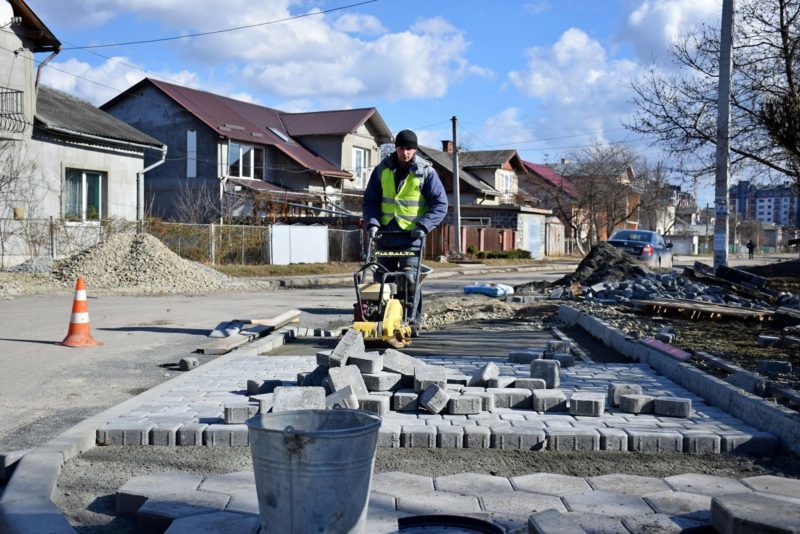 На Хмельницького вже почався другий етап реконструкції (ФОТО)