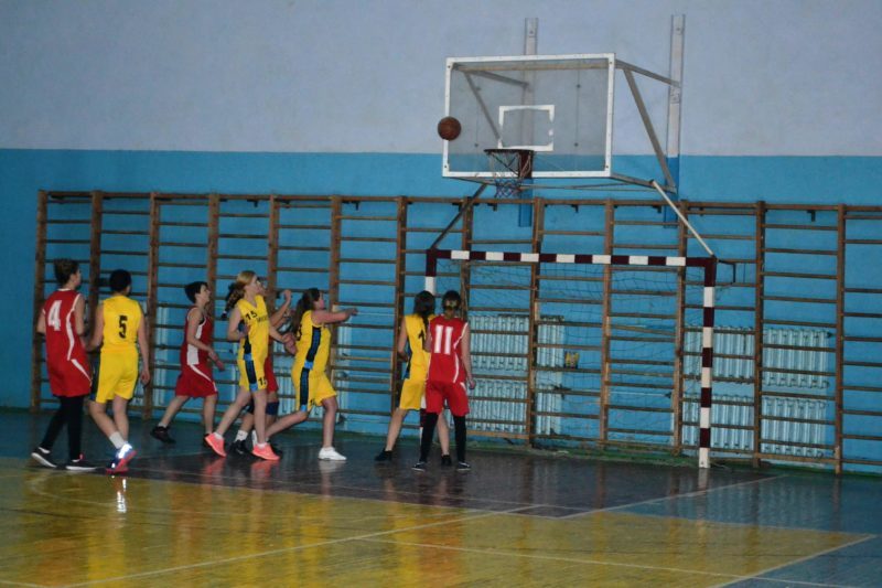 Франківські студентки змагалися за першість у баскетболі (ФОТО)