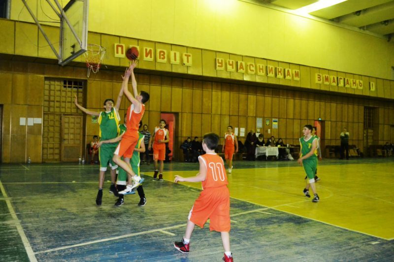 Франківські баскетболісти перемогли на турнірі пам’яті Юрія Міщенка (ФОТО)