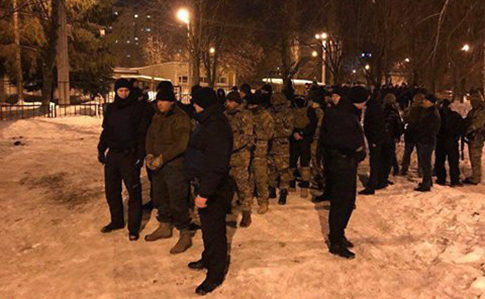 У Харкові через блокаду ОРДЛО сталася стрілянина, є поранений та затримані (ВІДЕО)