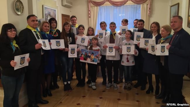 Діти з Волновахи і Прикарпаття презентували у Празі проект про мир для України