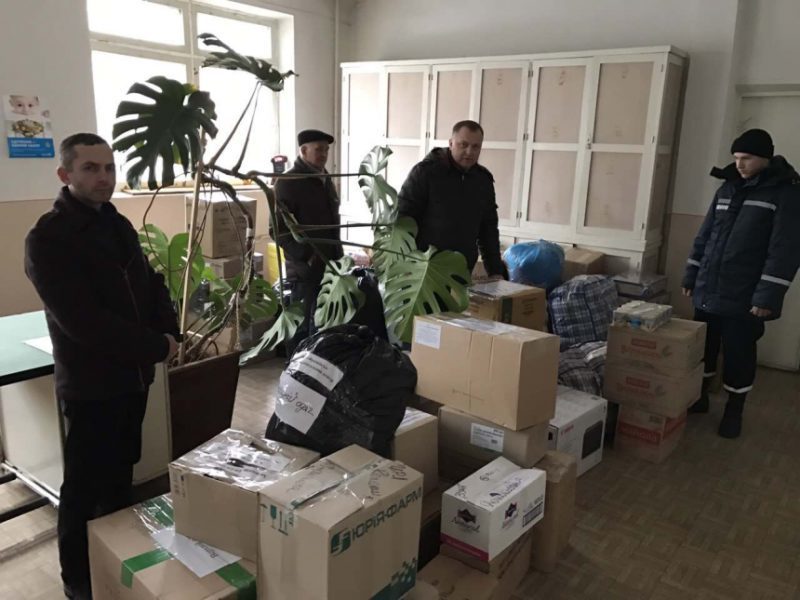 Медики Прикарпаття відправили гуманітарну допомогу на Донеччину (ФОТО)