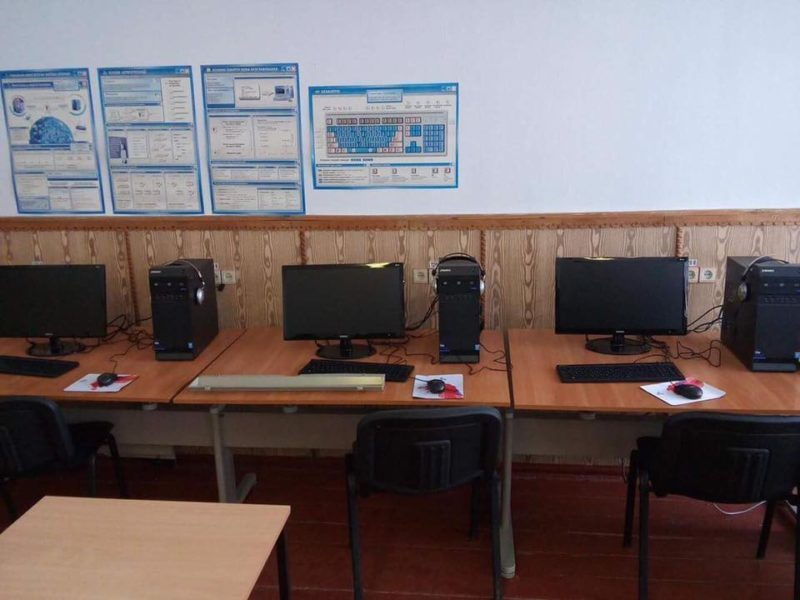Школи Снятинщини отримали 56 нових комп’ютерів (ФОТО)