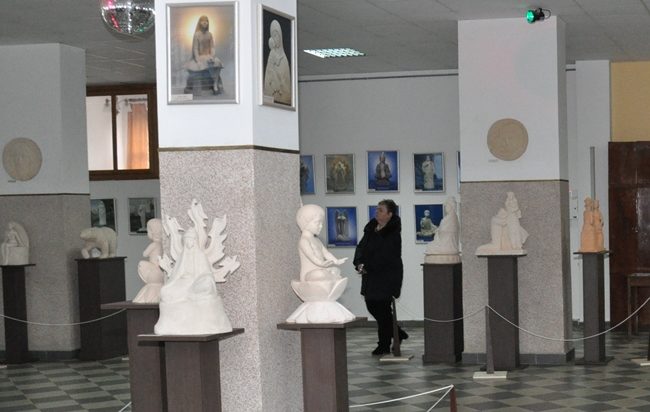 Відомий скульптор презентував у Франківську виставку «Вічне та прекрасне» (ФОТО)