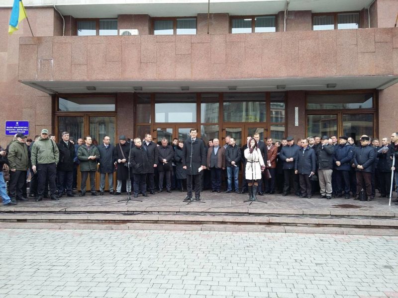 Івано-Франківська обласна рада підтримала “блокадників Донбасу” і вимагає звільнити Авакова (ФОТО)