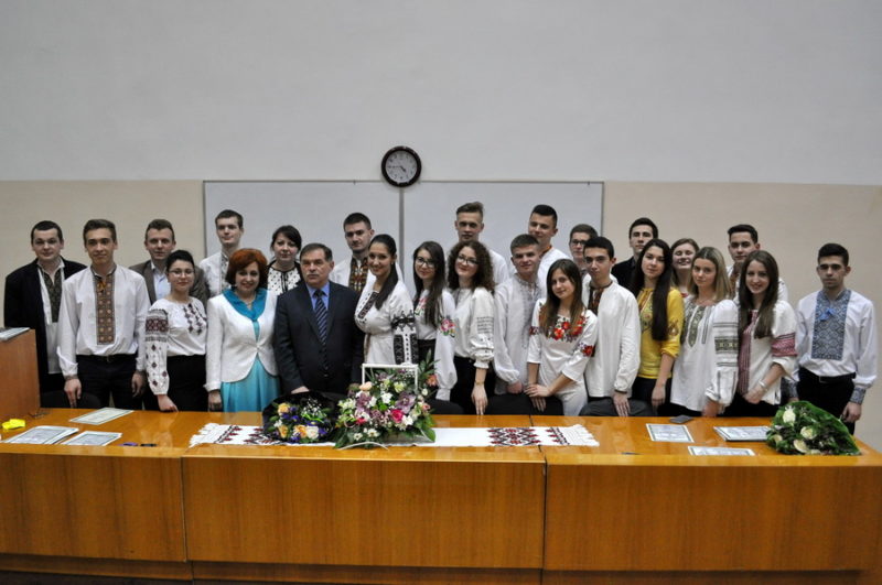 У Франківську нагородили майже сотню доповідачів студентської наукової конференції (ФОТО)