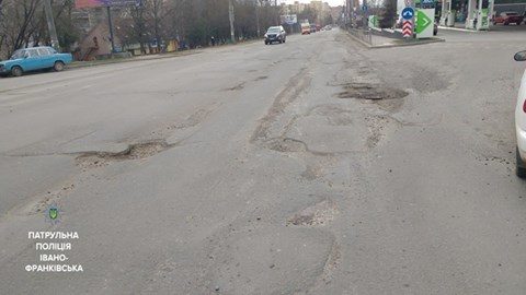 Франківські патрульні визначили найгірші вулиці міста (ПЕРЕЛІК)