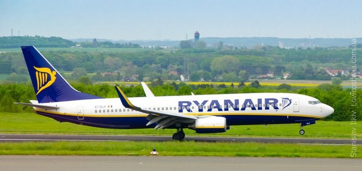 Ryanair скасував понад 40 рейсів з України до березня 2021 року