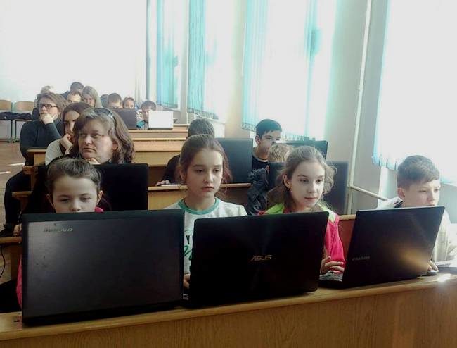 Прикарпатських школярів учили створювати ігрові Scratch-проекти (ФОТО)