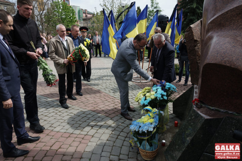 Франківці вшанували пам’ять загиблих ліквідаторів аварії на Чорнобильській АЕС (ФОТО)