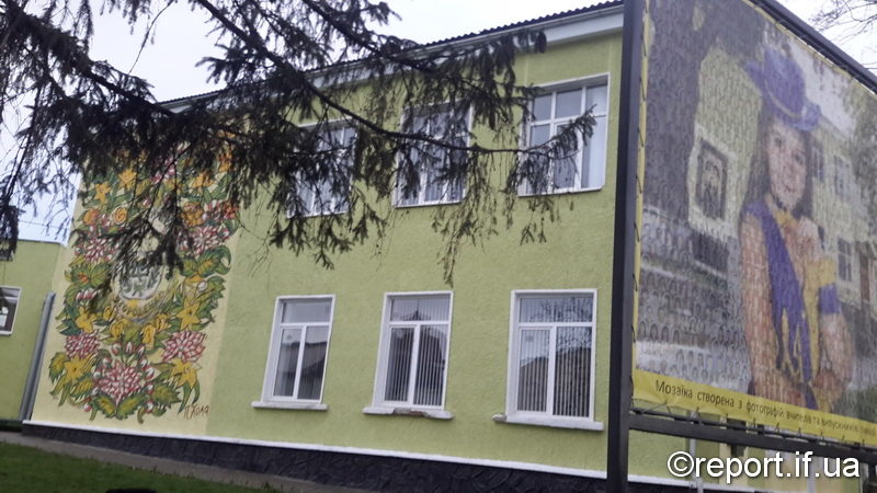 Картина Параски Хоми розквітла на стіні Городенківської гімназії (ФОТО)