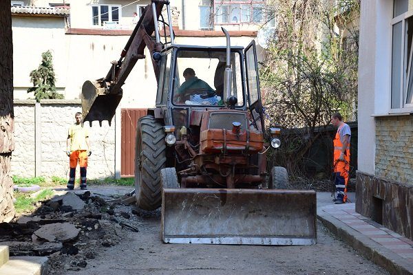 Розпочався ремонт вулиці Сотника Дідича у Франківську (ФОТО)
