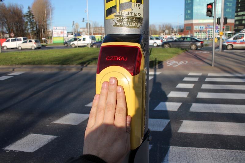 Франківці просять владу облаштувати переходи світлофорами з кнопками включення