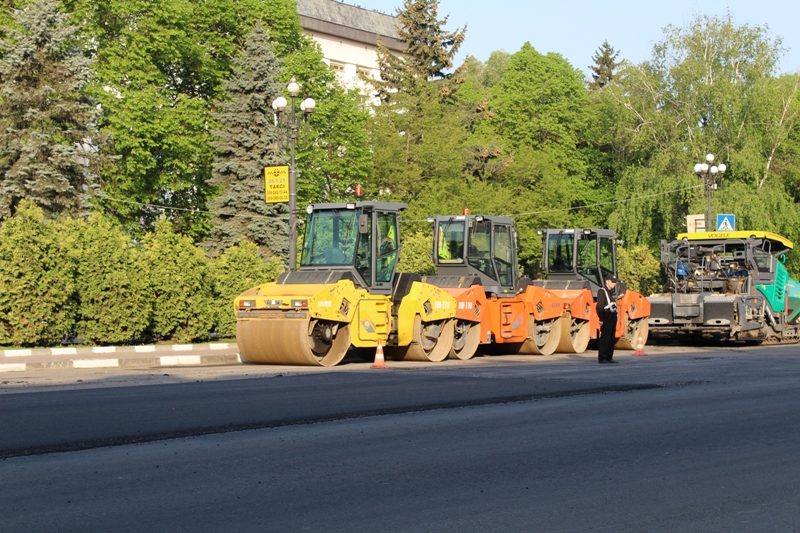 На Коломийщині активно ремонтують дорогу (ВІДЕО)