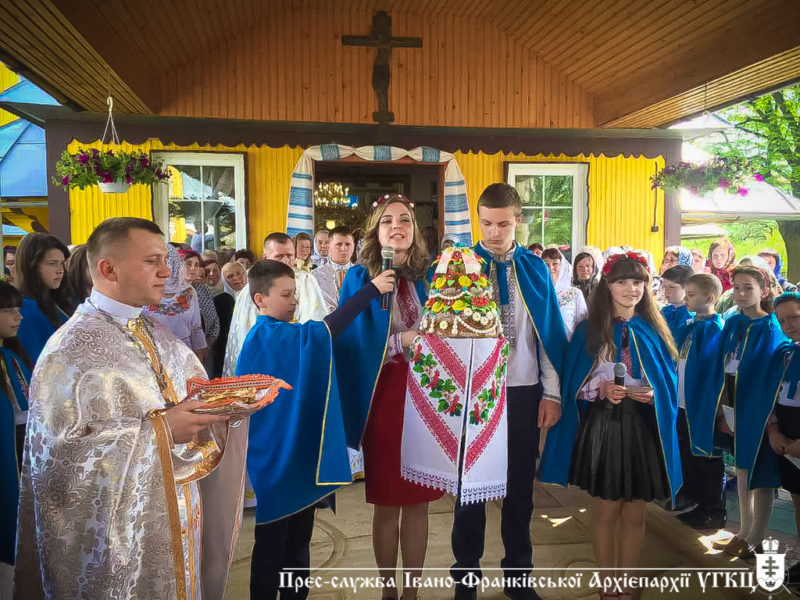 У прикарпатському селі відзначили 520-річчя та освятили каплицю (ФОТО)